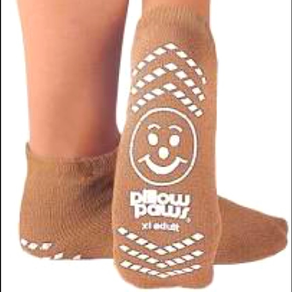 Adult terry non slip socks w/grips on the bottom